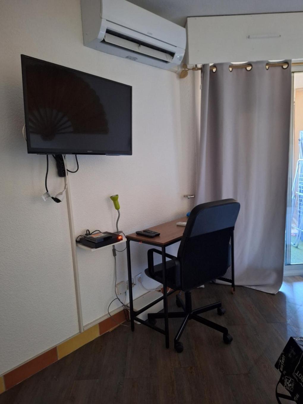 Appartement Au Lagon Bleu A Frejus, Garage, Tennis & Piscine 1200 M2 Eksteriør billede